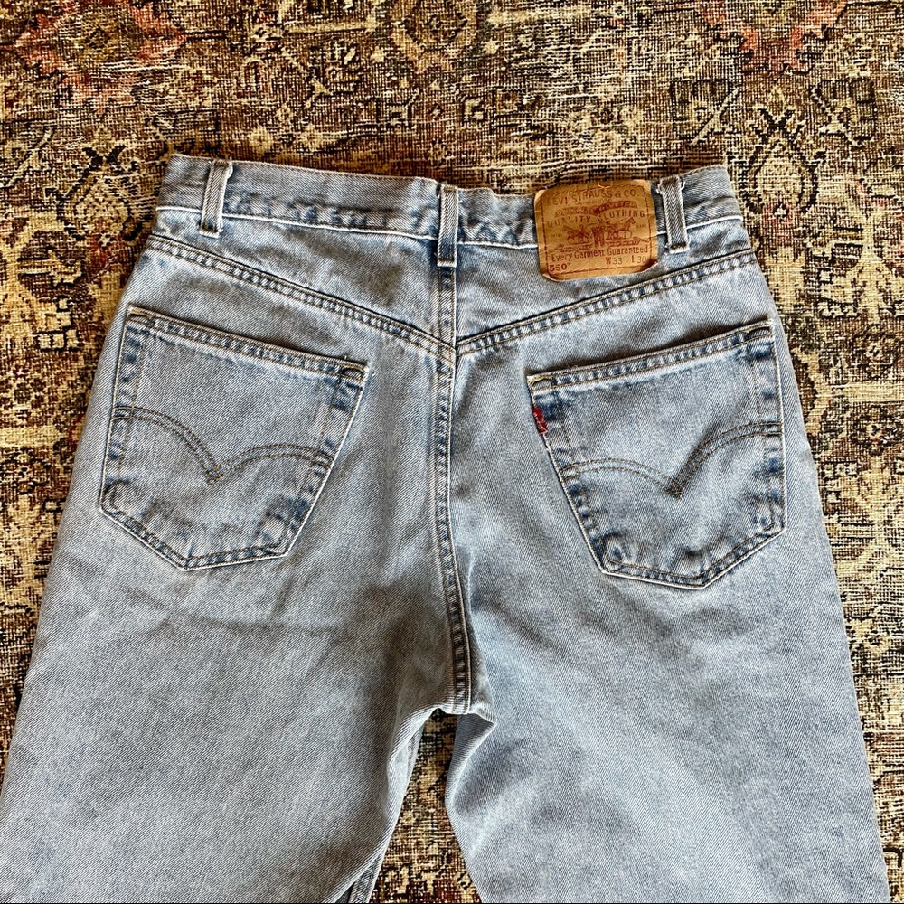 ✨SOLD✨ Vintage Levi’s 550 High Waisted Straight Leg Jeans in Light Wash - 33 - Picture 3 of 4